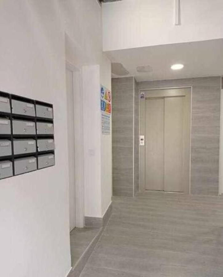 1 Room Atico Pedregalejo Малага Екстер'єр фото